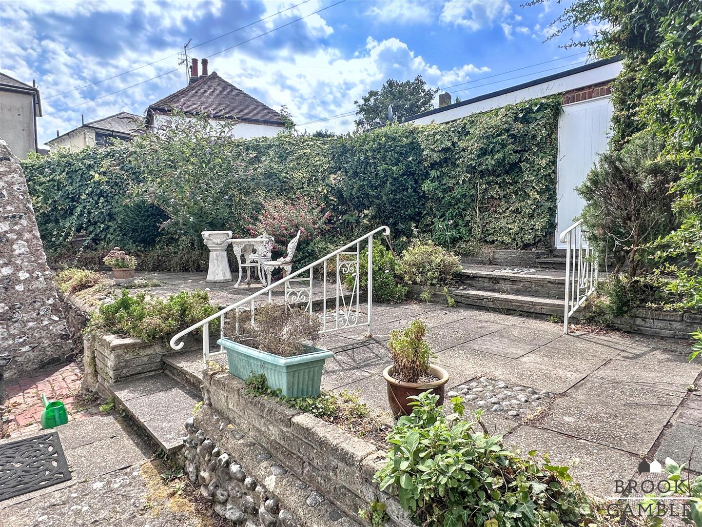 3 Bedroom House. Church Lane in Eastbourne, 35